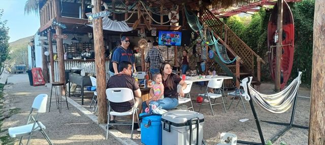 Zona de bar y palapa